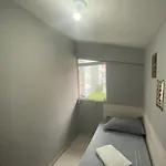 Suite Para Homens Proximo Ao Aeroporto E Metro