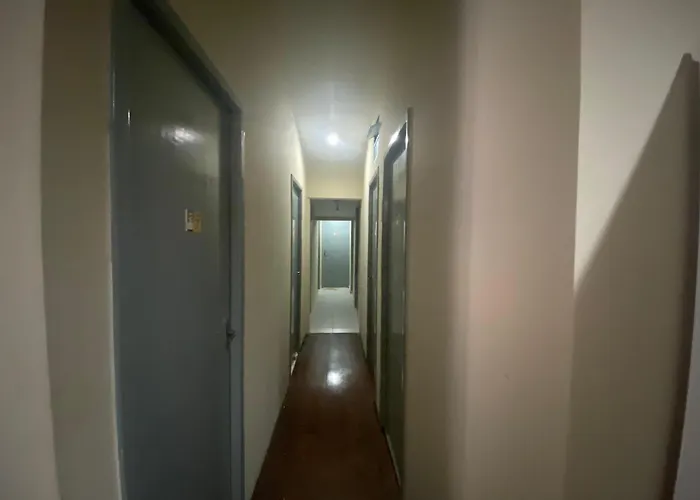Suite Para Homens Proximo Ao Aeroporto E Metro